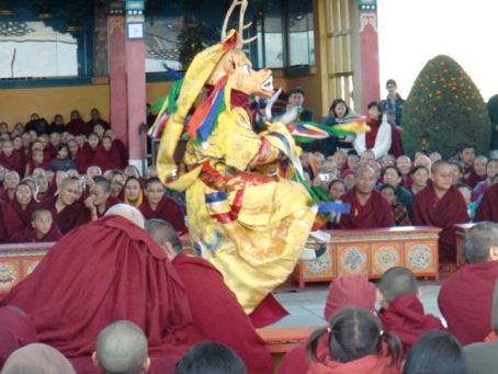 Čam ali tibetanski obredni ples
